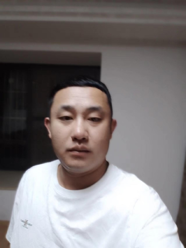 魔尊的第一张照片--安庆闪婚服务中心